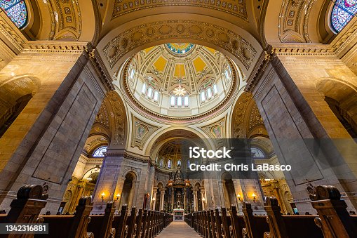 istock Saint Paul Cathedral 1342316881