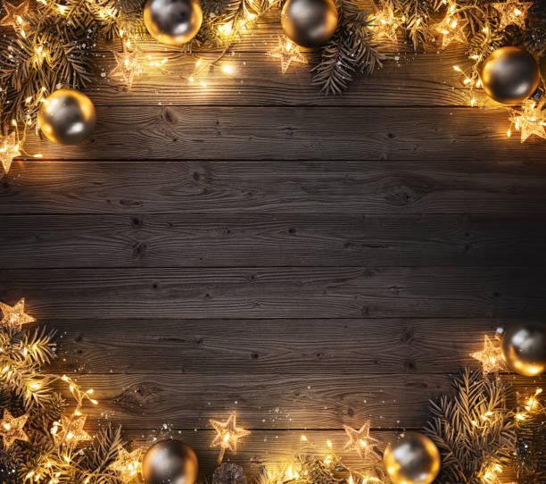 christmas and new year background with fir branches, christmas balls and lights - kerst stockfoto's en -beelden