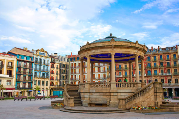 pamplona navarra spain plaza del castillo square. camino de santiago - navarra imagens e fotografias de stock