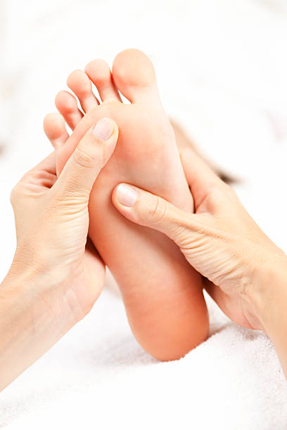 발 마사지 - reflexology beauty naked human foot 뉴스 사진 이미지