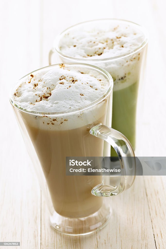 Chai i matcha latte napojów - Zbiór zdjęć royalty-free (Czaj)