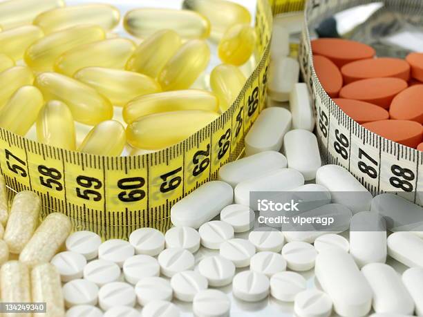 薬とダイエット - カプセル剤のストックフォトや画像を多数ご用意 - カプセル剤, サプリメント, ダイエット