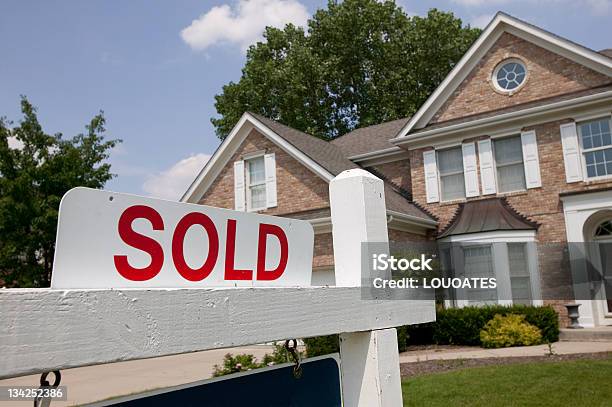 House Sold Sign Stock Photo - Download Image Now - Selling, Sold - Single Word, House