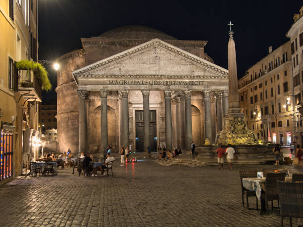 panteon, oświetlony atmosferycznie wieczorem - architecture italian culture pantheon rome church zdjęcia i obrazy z banku zdjęć