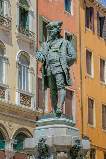 monumento a carlo goldoni, veneza, itália - carlo goldoni - fotografias e filmes do acervo