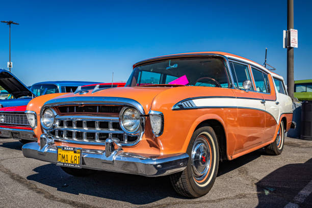 1956 nash rambler cross country kombi - kombi stock-fotos und bilder