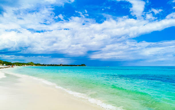 tropical mexican beach 88 punta esmeralda playa del carmen mexico. - mayan riviera fotografías e imágenes de stock