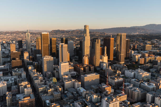 los angeles downtown towers early morning aerial - los angeles county foto e immagini stock