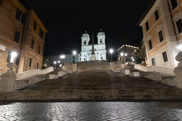 スペイン階段 ローマ イタリア - piazza di spagna spanish steps church trinita dei monti ストックフォトと画像