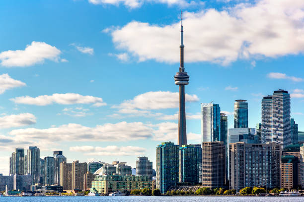 istock Toronto skyline in a sunny day 1342999324