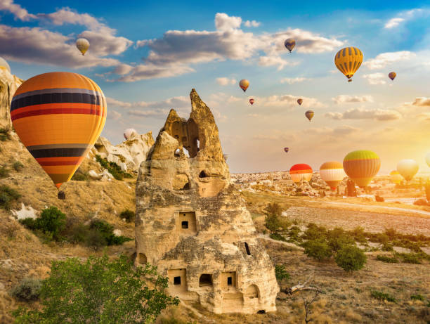 istock Ballooning at sunrise 1343283850