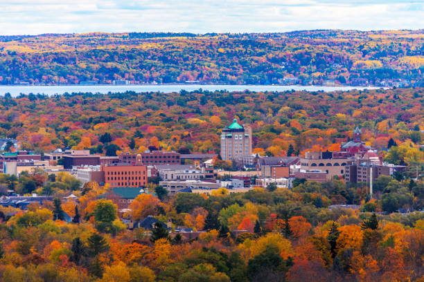 Traverse City Michigan Downtown In The Fall Peek colors in downtown Traverse City Michigan michigan stock pictures, royalty-free photos & images