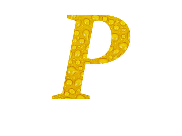 lettera p dell'alfabeto realizzata con gocce di pioggia su sfondo giallo, isolata su sfondo bianco - letter p water liquid text foto e immagini stock