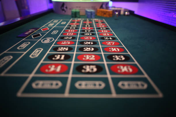 stół roullette - roulette roulette wheel gambling roulette table zdjęcia i obrazy z banku zdjęć