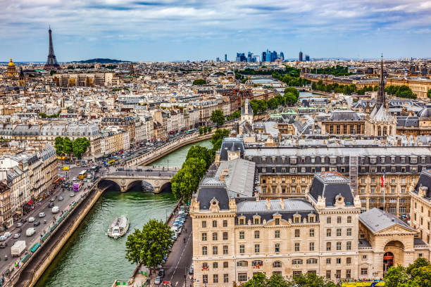 notre dame vista torre eiffel invalida edificios antiguos parís francia - france election presidential election french culture fotografías e imágenes de stock