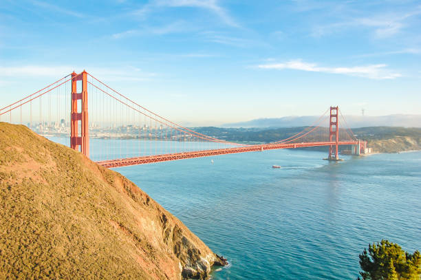 ponte del golden gate - golden gate bridge san francisco county san francisco bay bay foto e immagini stock