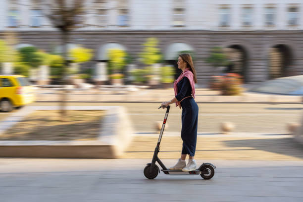 istock Commuting in the city 1343687858