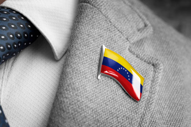 metalowa plakietka z flagą wenezueli na klapie garnituru - lapel brooch badge suit zdjęcia i obrazy z banku zdjęć