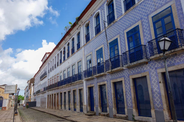 브라질 마란하오 시내 의 사오 루이스 다운타운의 역사적인 식민지 건물의 타일 외관 - sao luis 뉴스 사진 이미지
