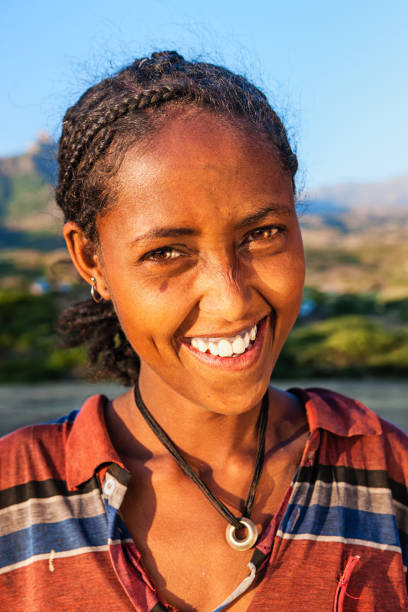 portrait of  african woman, east africa - etiopia i imagens e fotografias de stock