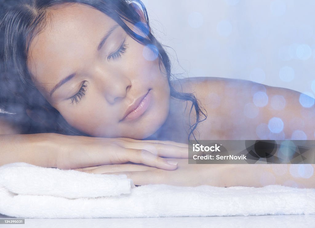 Il massimo relax - Foto stock royalty-free di Capelli bagnati