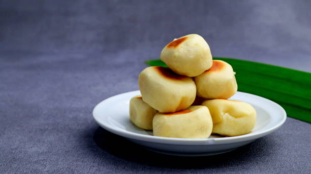 바피아는 인도네시아 요야카르타에서 온 전통 음식입니다. - yogyakarta 뉴스 사진 이미지