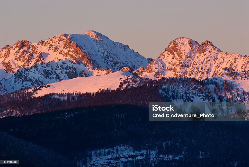 Alpenglow na Gore Mountain Range Kolorado - Zbiór zdjęć royalty-free (Alpenglow)