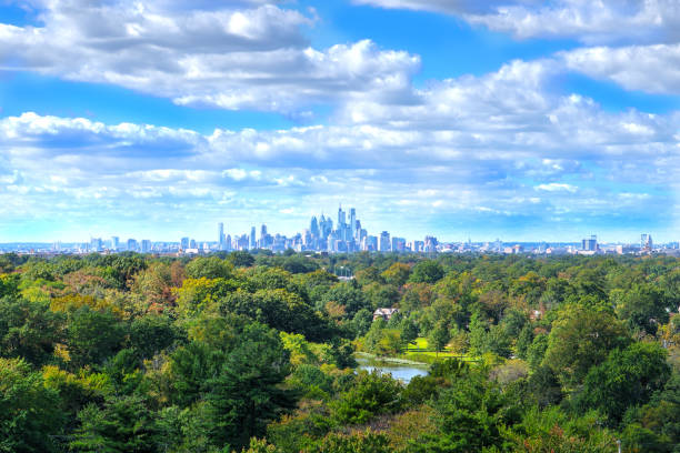 Center City Philadelphia in the Distance Center City Philadelphia in the Distance philadelphia pennsylvania photos stock pictures, royalty-free photos & images