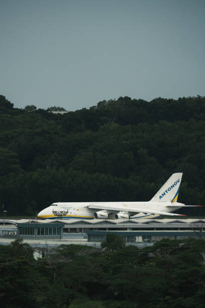 paya lebar, singapur singapur - 30 de septiembre de 2021: antonov an-124 ruslan - paya fotografías e imágenes de stock