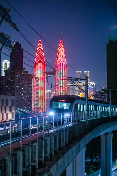 夜の重慶地下鉄 - locomotive train night vertical ストックフォトと画像