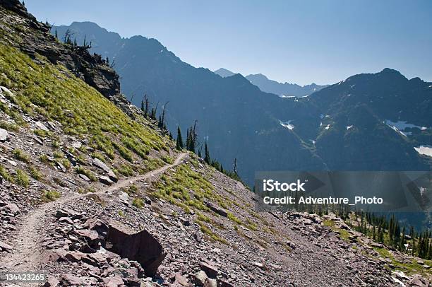 Hiking Trail Alta Traverse Glacier National Park - Fotografie stock e altre immagini di Ambientazione esterna - Ambientazione esterna, Catena di montagne, Collina