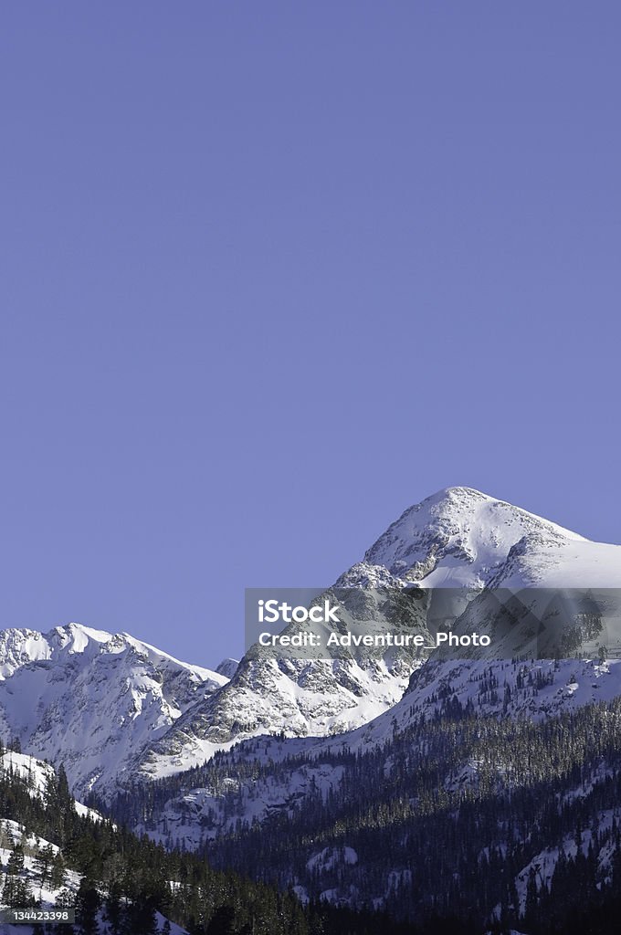 マウンテンビスタ冬のサミットの眺め - カラー画像のロイヤリティフリーストックフォト