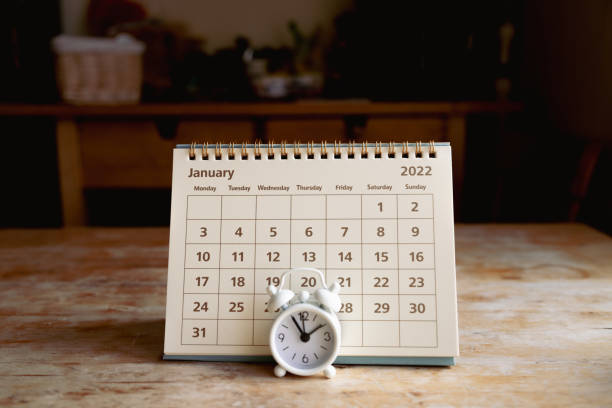 istock January 2022 calendar and clock 1344294771