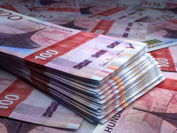 норвежские банкноты. норвежские банкноты. 100 nok крон. бизнес, финансы. - danish currency стоковые фото и изображения