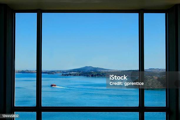 Janela De Imagem - Fotografias de stock e mais imagens de Ilha Waiheke - Ilha Waiheke, Janela, Moldura de Quadro