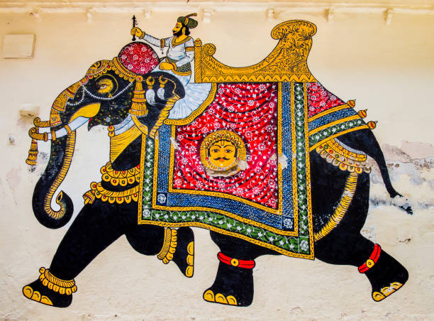 superbe fresque avec éléphant finement décoré avec des ornements et des tissus indiens traditionnels, city palace, udaipur, rajasthan, inde - elephant god photos et images de collection