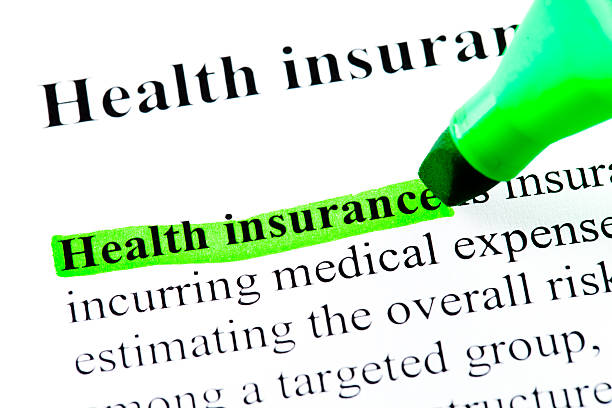 assicurazione sanitaria definizione evidenziato in verde - insurance dictionary definition single word foto e immagini stock