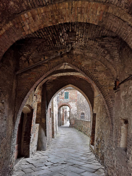 istock Archway alley in Sinalunga, Siena province 1344521686