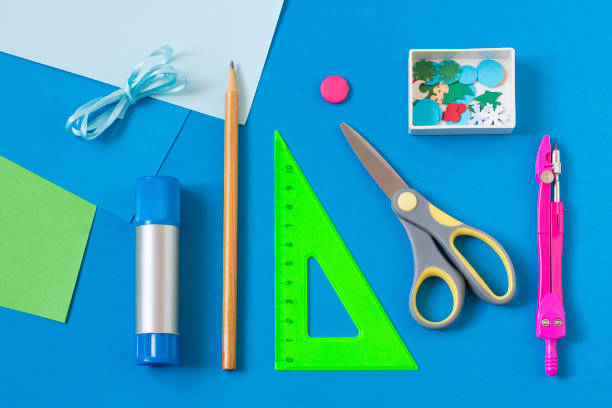 istock How to make card with volumetric Christmas ball. Step 1 1344555791