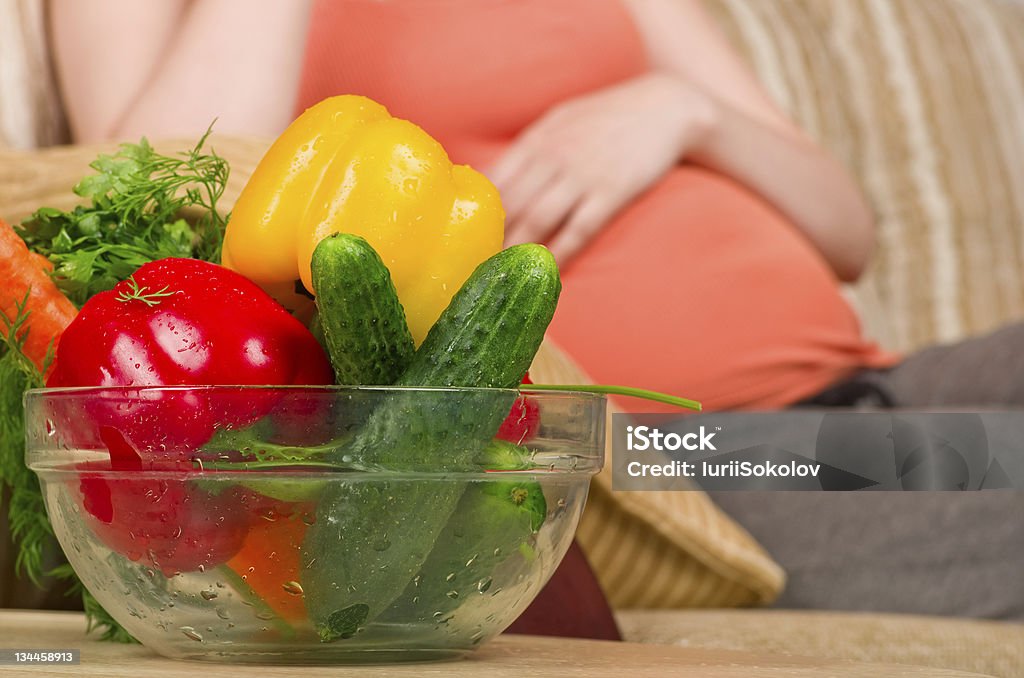 Comida sana de embarazo - Foto de stock de Abdomen libre de derechos