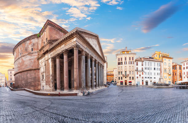 istock Pantheon temple with a column in Rotonda Sqaure, Rome, Italy 1344599065