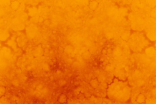 herbst hintergrund orange rotes blatt muster thanksgiving urlaub herbst schmutzige tinte flüssige grunge rostige textur abstraktes ahornblatt bernstein imitation aquarell farbe fraktale bildende kunst - amber stock-fotos und bilder