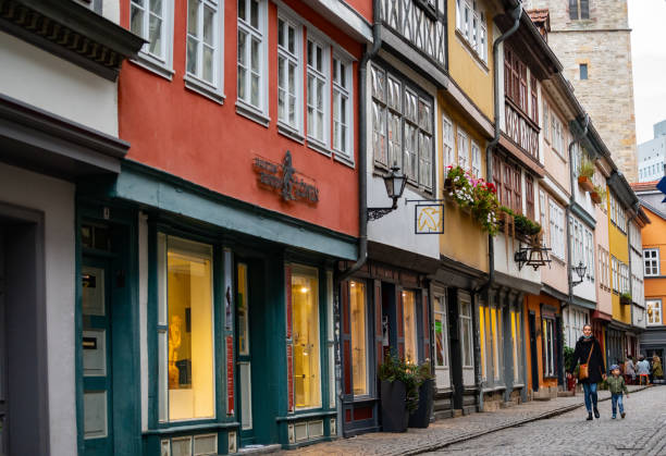 krämerbrücke (ponte dei mercanti) a erfurt, germania - krämerbrücke foto e immagini stock