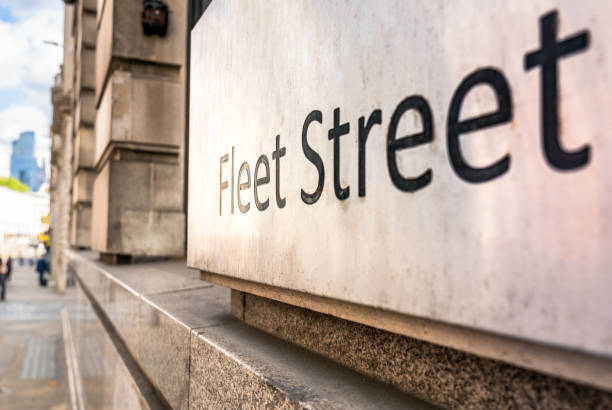 placa da fleet street em londres - london england sign street street name sign - fotografias e filmes do acervo