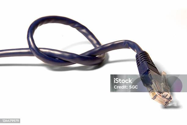 Cable Ethernet En Una Boda Foto de stock y más banco de imágenes de Ancho de banda - Ancho de banda, Azul, Blanco - Color