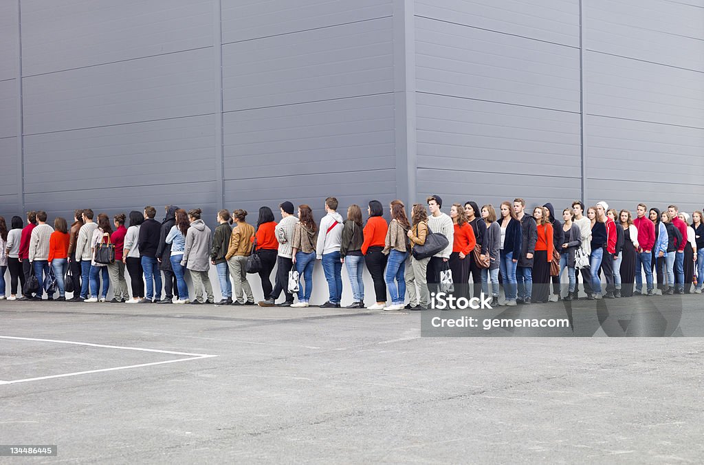 Esperar na fila - Foto de stock de Esperar na fila royalty-free