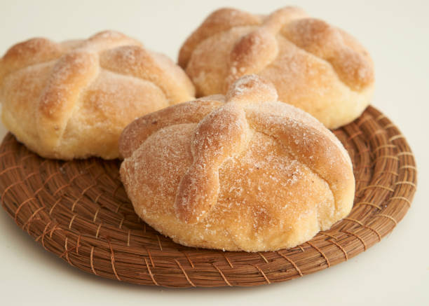 istock Tradional mexican pan de muerto 1344874678