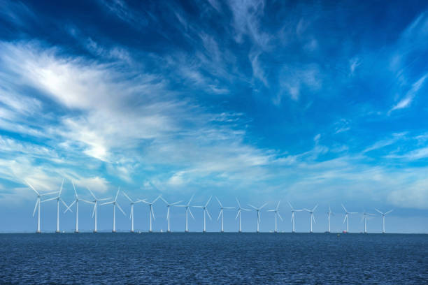 turbinas eólicas marinas de øresund - oresund escandinavia fotografías e imágenes de stock