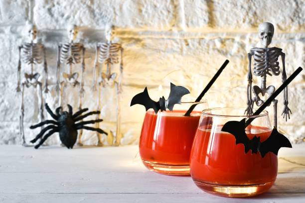 halloween getränke für kinderparty - glass autumn halloween food stock-fotos und bilder