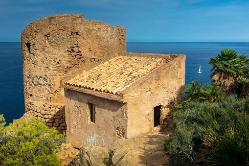 Torre de Cala en Basset, ruined lookout, near La Dragonera, Sant Elm, Andraitx, Andtratx, Mallorca, Spain